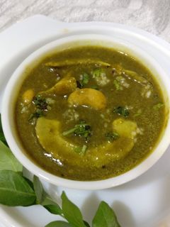 अळूचं फदफदं (aloch fadfand recipe in marathi) रेसिपी चे मुख्य फोटो