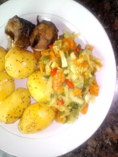 A picture of Irish potato and cabbage sauce.