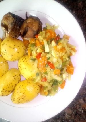 A picture of Irish potato and cabbage sauce.