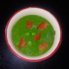 A picture of Creamy Palak Matar Curry.