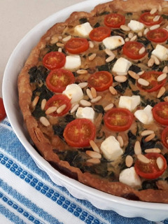 Una foto de Quiche de espinacas y queso feta