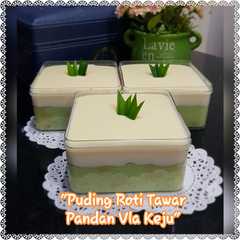 A picture of "Puding Roti Tawar Pandan Vla Keju".