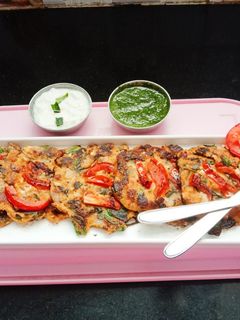கோதுமை ரவை (உப்புமா)முருங்கை இலை கார ஊத்தப்பம். செய்முறை முக்கிய புகைப்படம்