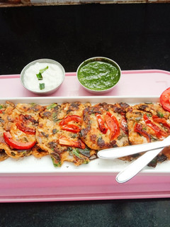 கோதுமை ரவை (உப்புமா)முருங்கை இலை கார ஊத்தப்பம். செய்முறை முக்கிய புகைப்படம்