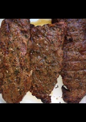 A picture of Steak marinade.