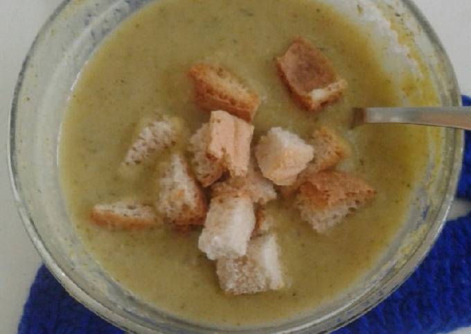 Суп-пюре с брокколи и сыром