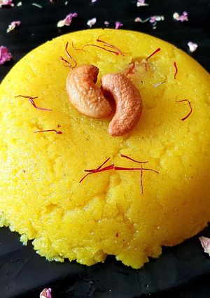 A picture of Rava kesari /sheera/suji halwa/kesaribath.