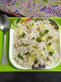 સાબુદાણા ની ખીચડી (Sabudana Khichdi recipe in Gujarati) રેસીપી મુખ્ય ફોટો