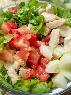 Hình của món Salad ức gà rau quả.