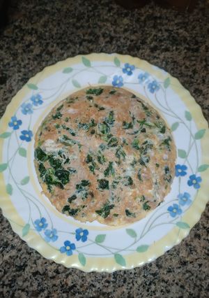 Una foto de Tortilla de canónigos con atún