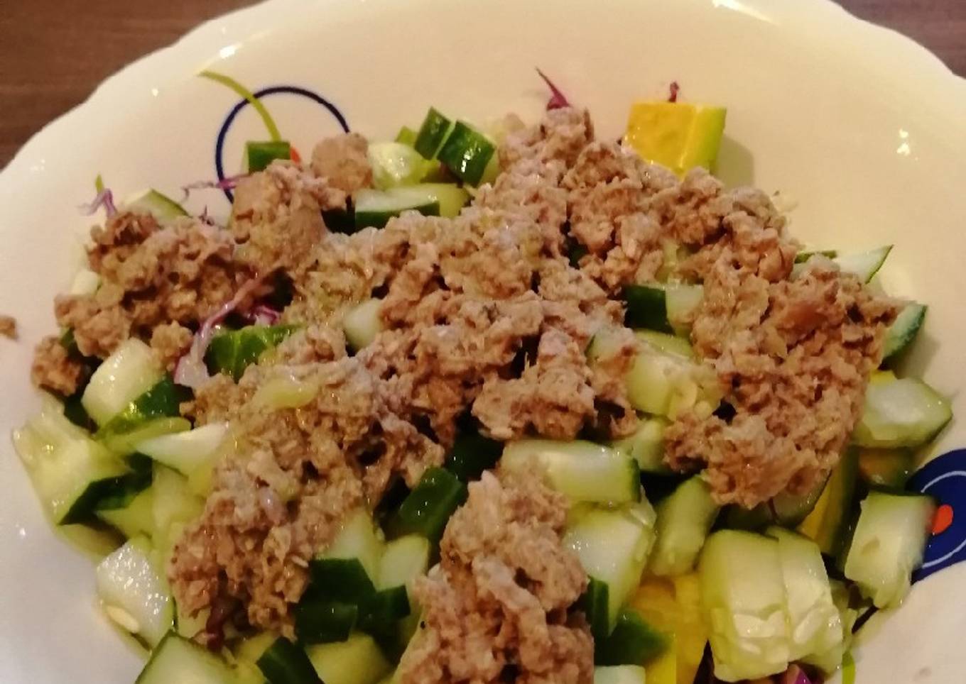 Ensalada de aguacate y atún, en sólo 3 pasos