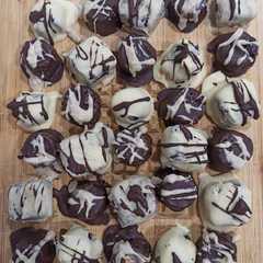 Foto principal de Bombones de oreo y Philadelphia, postre súper fácil