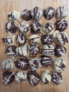 Una foto de Bombones de oreo y Philadelphia, postre súper fácil
