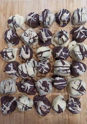 Una foto de Bombones de oreo y Philadelphia, postre súper fácil
