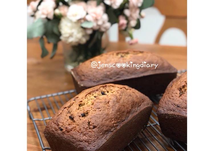 Recipe: Yummy Moist Banana Chocochips Bread