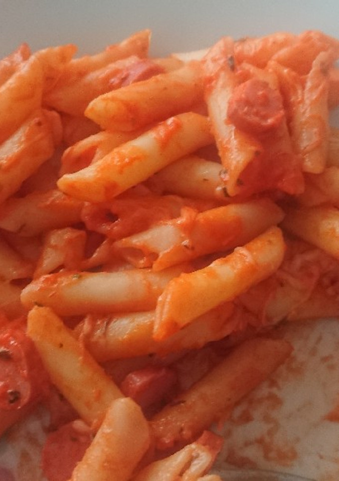 Una foto de Pasta con salchichas