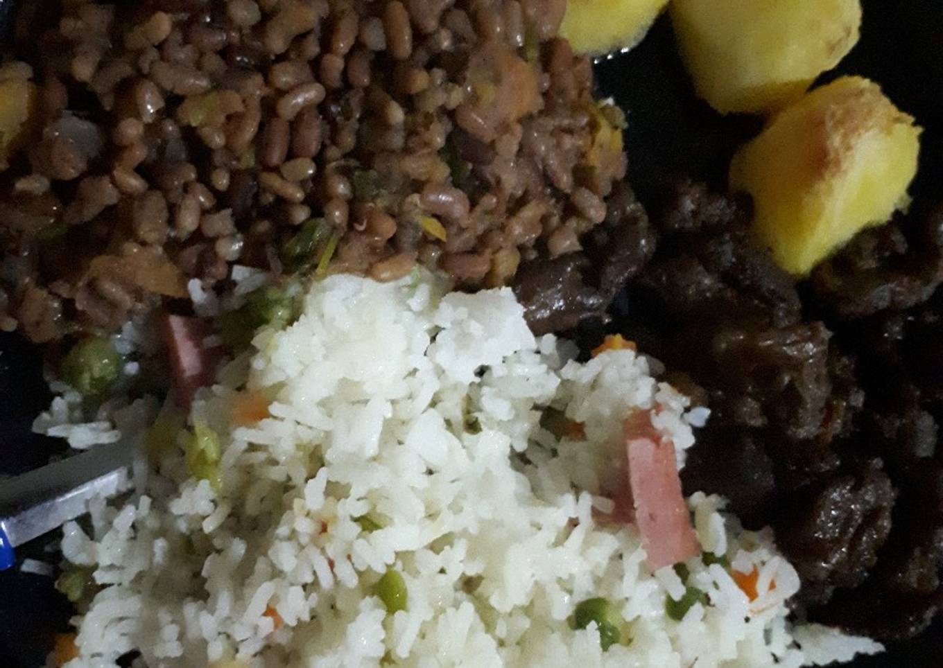 Western ndengu served with vegetable rice and beef