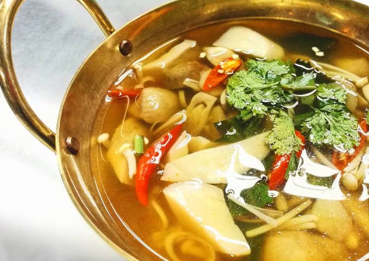 Step-by-Step Guide to Make Yummy Vegan Mushroom Tomyum