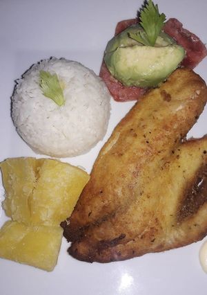 Una foto de Pescado Frito a lo Carmelita