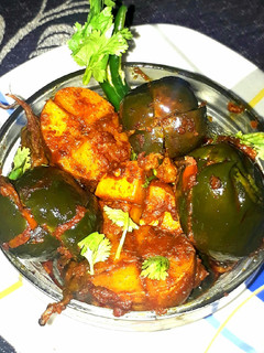 भरवाँ बैंगन (Bharwan Baingan recipe in Hindi) रेसिपी मुख्य फोटो