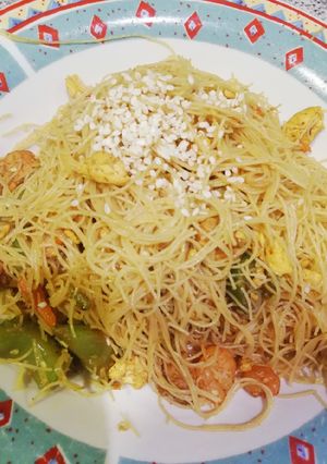 Una foto de Fideos de arroz con vegetales
