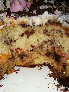 Una foto de 💜torta de cumpleaños 🍫🍬 para festejar