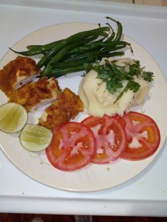 Una foto de Puré Con Pollo y vainitas