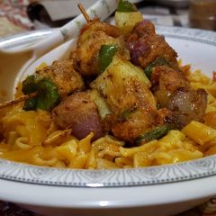 A picture of Cheesey chicken sashlik macroni.