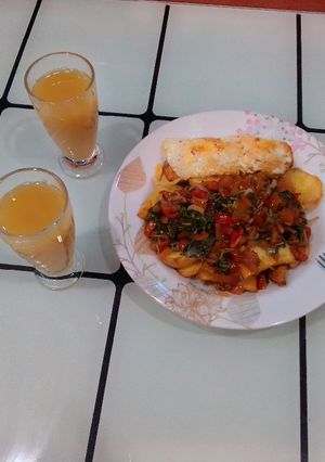 A picture of Sweet potatoes with spinach sauce and poached eggs.
