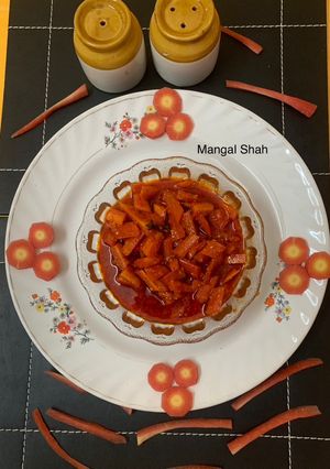 A picture of झणझणीत गाजर लोणचे.