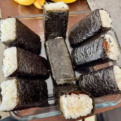 A picture of Spam Musubi.