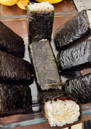 A picture of Spam Musubi.