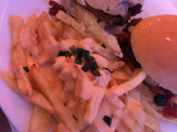 Hamburguesas de garbanzos y papas con cheddar y verdeo