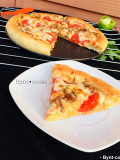 A picture of Shredded beef pizza.