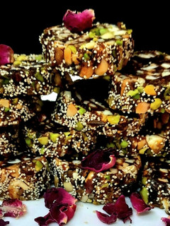 A picture of Dates and Nuts Roll.