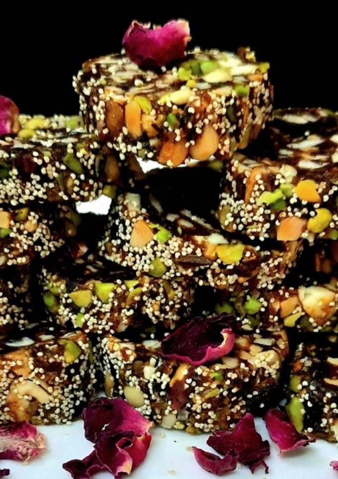 A picture of Dates and Nuts Roll.