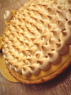 Una foto de Pie de limón / lemon pie🍋