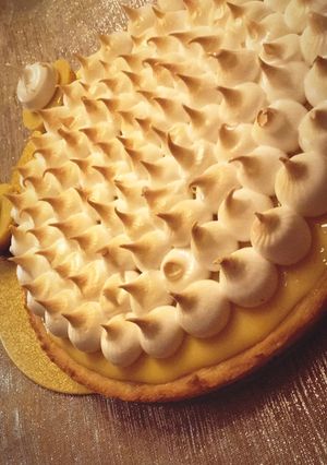 Una foto de Pie de limón / lemon pie🍋