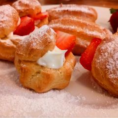 A picture of Strawberry cream puffs.