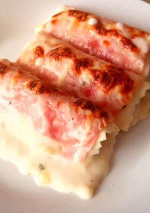Una foto de Canelones de espinacas y jamón york