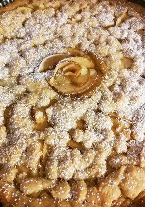 Foto di Sbriciolona con crema al limone e mele