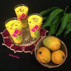 A picture of Mango Lassi.