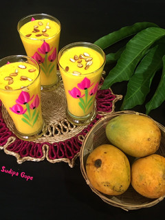 A picture of Mango Lassi.