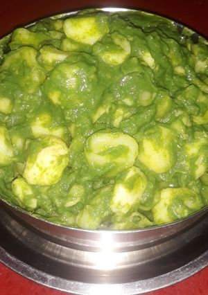 हरी धनिया के आलू रेसिपी मुख्य फोटो