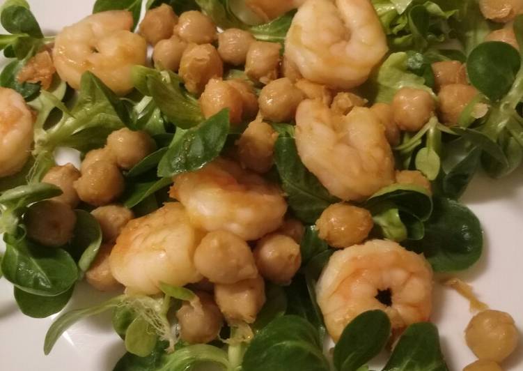 Recipe of Ultimate Warm chickpea and prawn salad