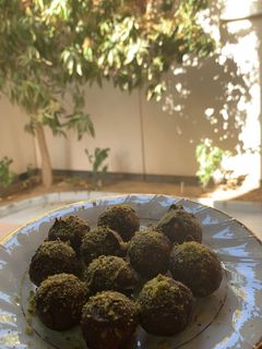 صورة لوصفة كرات التمر 🍫