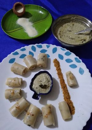 A picture of Suji khandavi (Suji steamed rolls).
