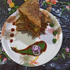 A picture of Chesse veg sandwich.