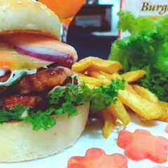 Chicken burger A picture of Chicken burger.