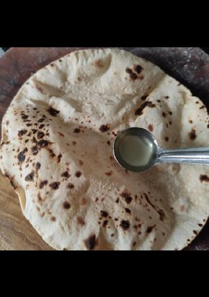 ફુલકા રોટી(phulka roti in Gujarati) રેસીપી મુખ્ય ફોટો